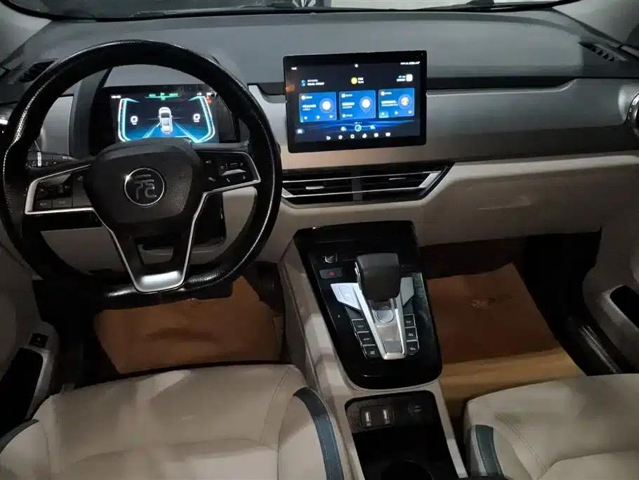 Yuan Pro 2023 401KM Luxury Edition — миниатюра 12