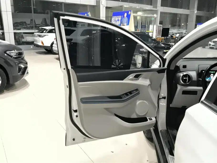 Yuan Pro 2023 401KM Luxury Edition — миниатюра 7