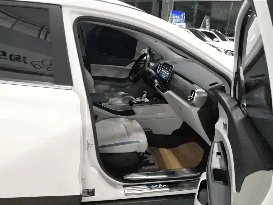 Yuan Pro 2023 401KM Luxury Edition — миниатюра 8