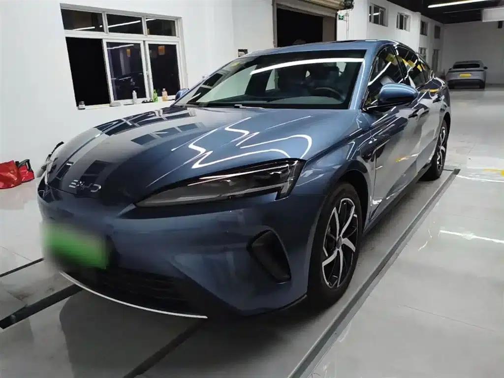 Seal 07 DM-i 2026 Model DM-i 1.5T 230km Premium Edition — миниатюра 1