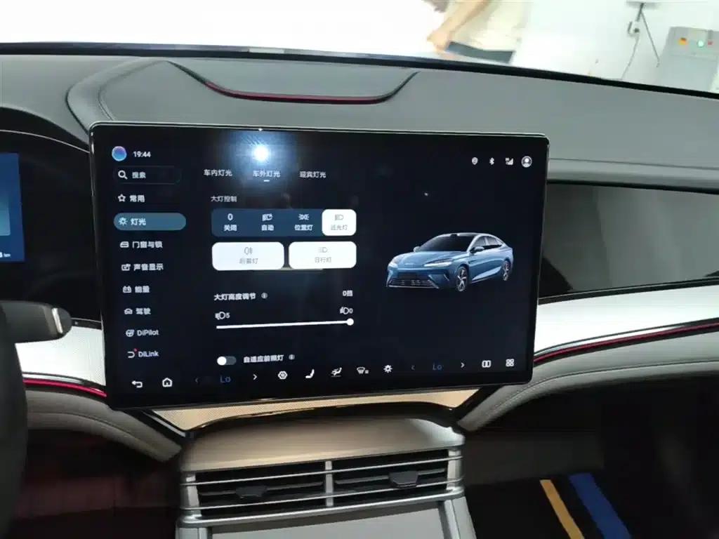 Seal 07 DM-i 2026 Model DM-i 1.5T 230km Premium Edition — миниатюра 13