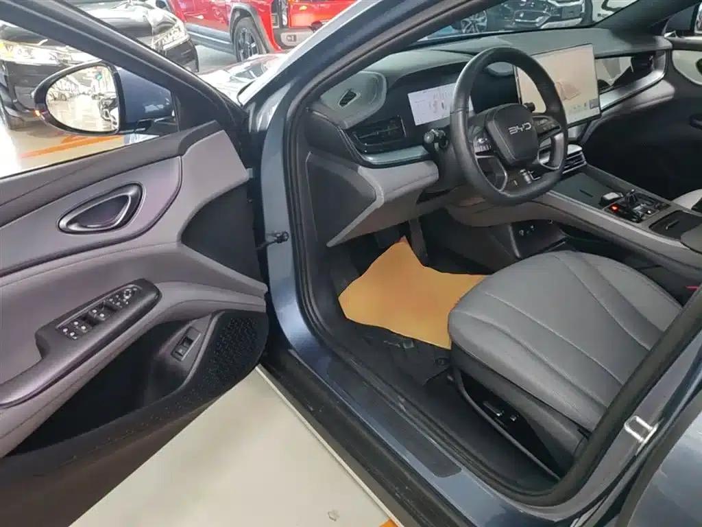 Seal 07 DM-i 2025 Smart Driving Edition DM-i 1.5L 125km Elite — миниатюра 16
