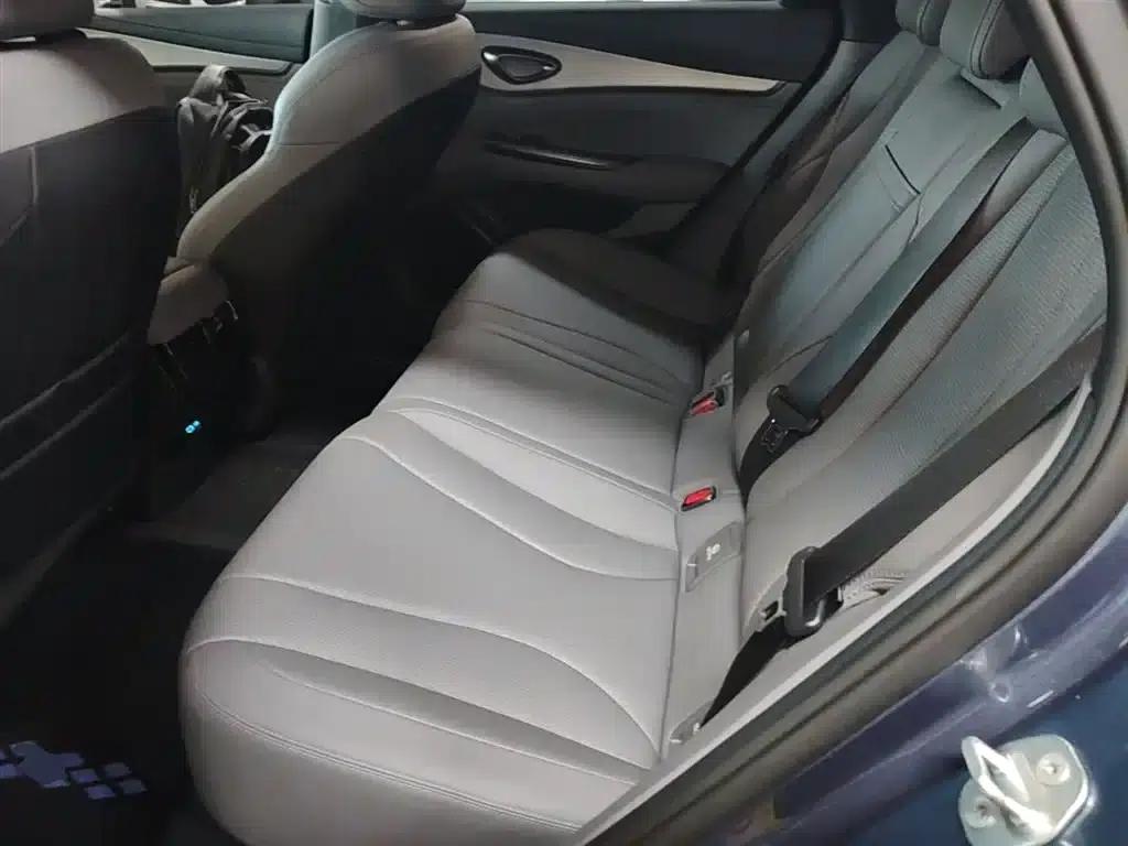 Seal 07 DM-i 2025 Smart Driving Edition DM-i 1.5L 125km Elite — миниатюра 17