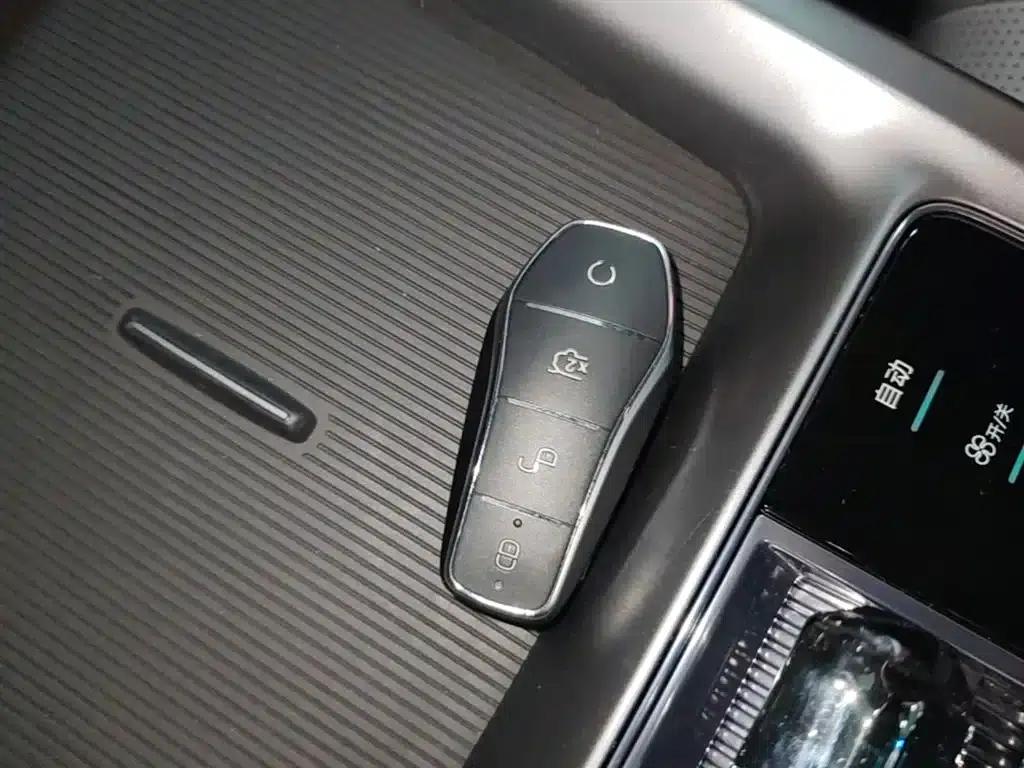 Seal 07 DM-i 2025 Smart Driving Edition DM-i 1.5L 125km Elite — миниатюра 9
