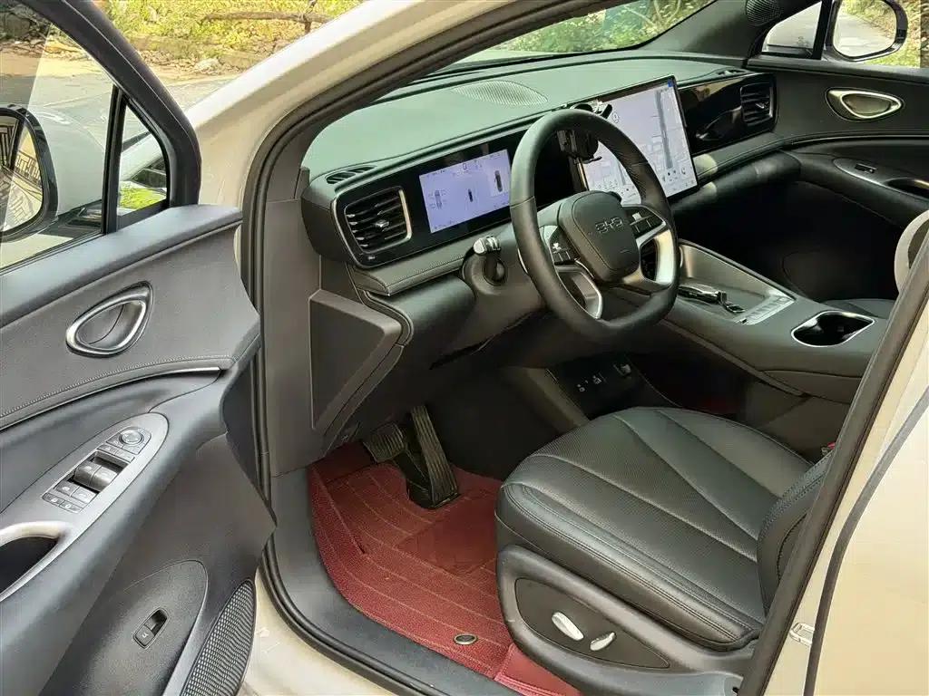 Hiace 06 2025 EV 605 Navigator Pro Edition — миниатюра 16