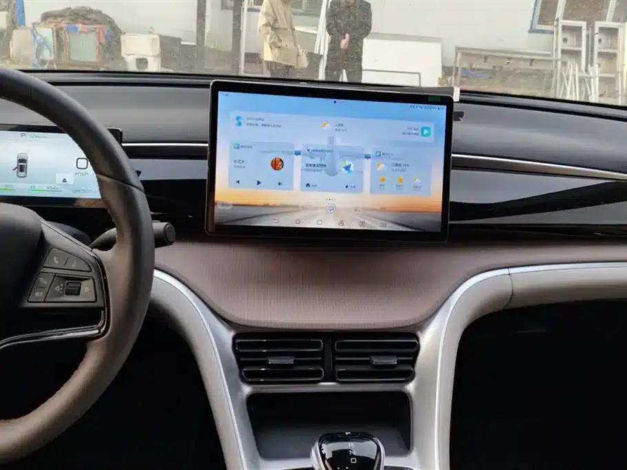 Song Pro New Energy 2024 Glory Edition DM-i 110KM Superior Model — миниатюра 13