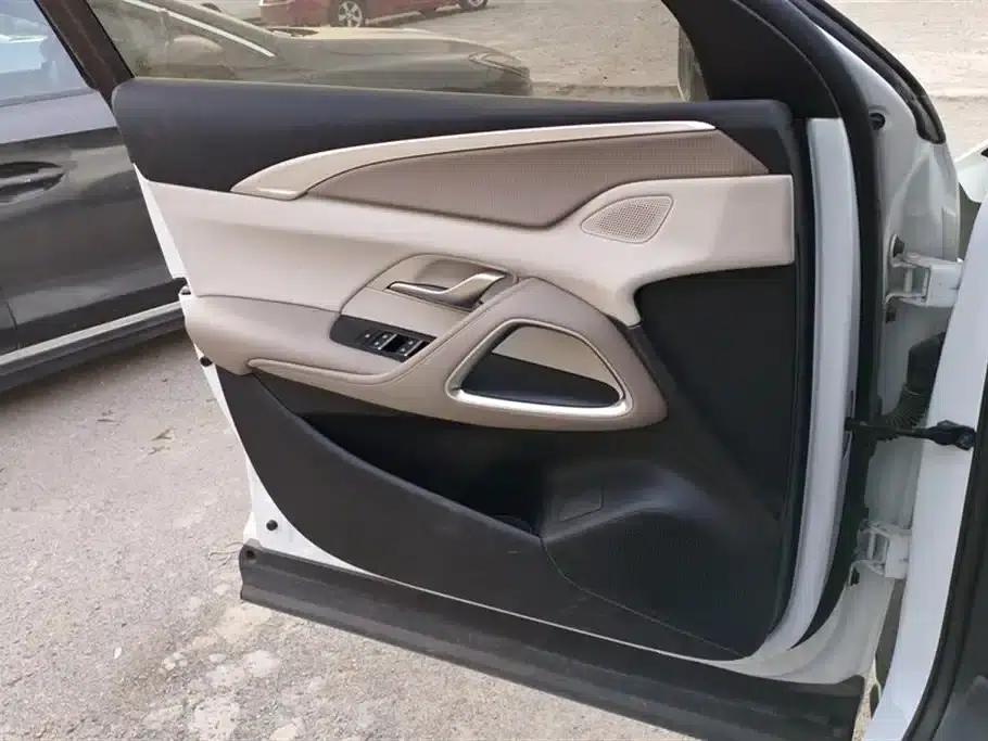 Song Pro New Energy 2024 Glory Edition DM-i 110KM Superior Model — миниатюра 7