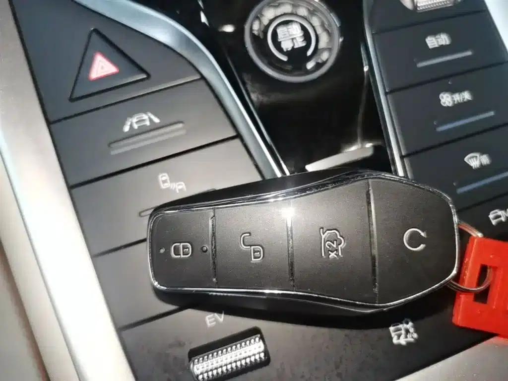 Song Pro New Energy 2022 DM-i 110km Flagship Pro — миниатюра 9