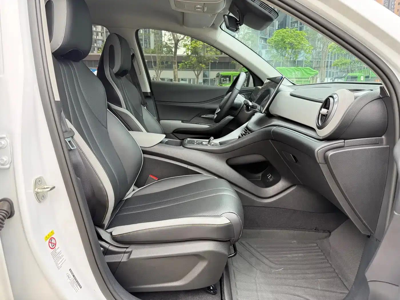 Hiace 05 DM-i 2025 DM-i 75KM Luxury Edition — миниатюра 11