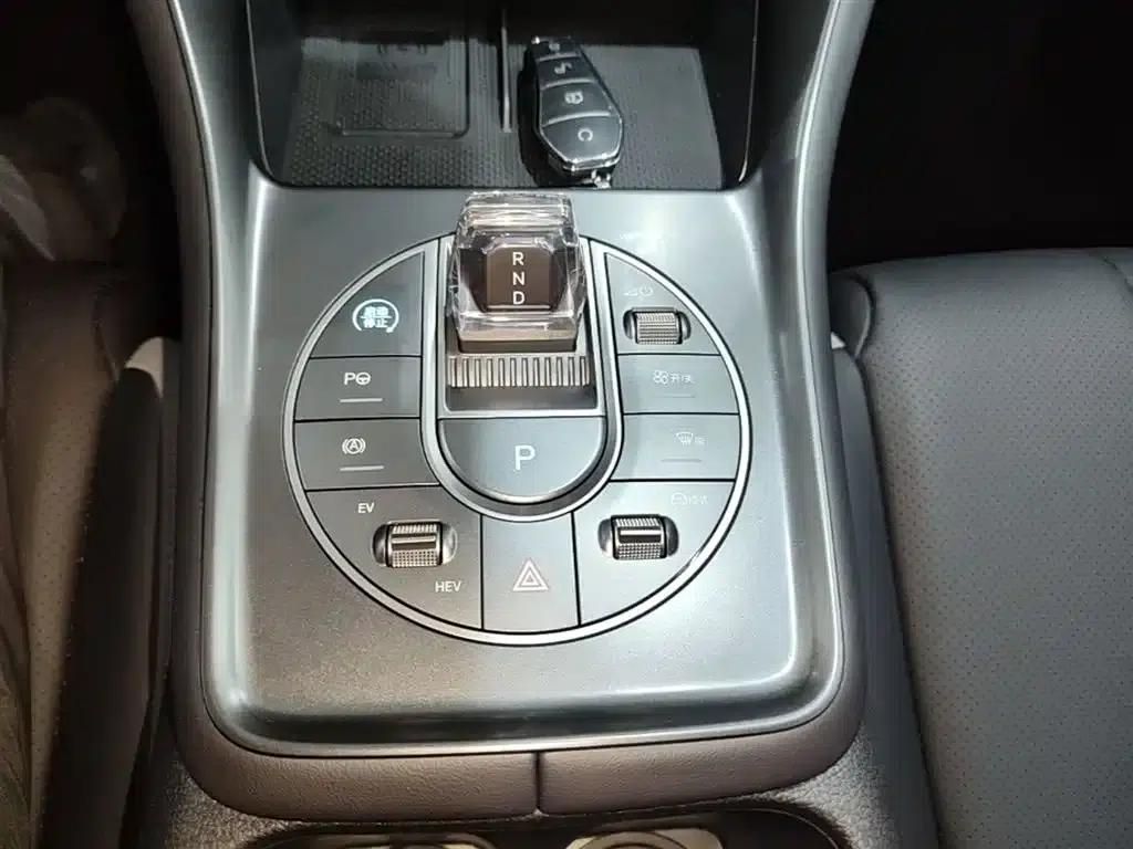 Hiace 05 DM-i 2025 DM-i Smart Driving Edition 115KM Deluxe Model — миниатюра 14