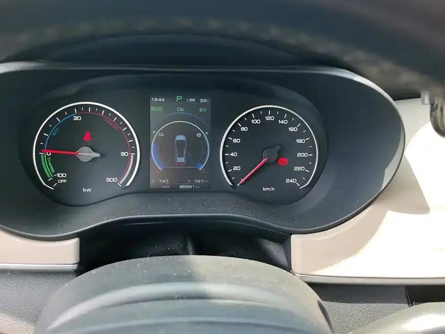 Song MAX New Energy 2022 DM-i 105KM Flagship Edition — миниатюра 14