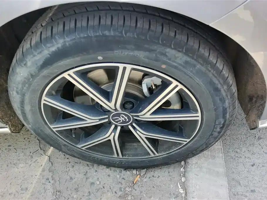 Song MAX New Energy 2022 DM-i 105KM Flagship Edition — миниатюра 6