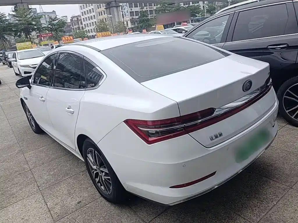 Qin Pro New Energy 2018 EV500 Intelligent Leading Edition — миниатюра 5