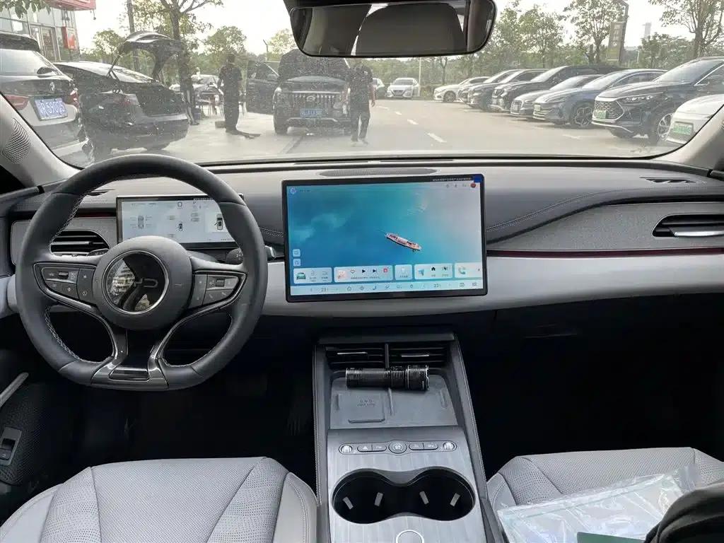 Seal 06 DM-i Touring Edition 2025 DM-i 150KM Flagship Model — миниатюра 8