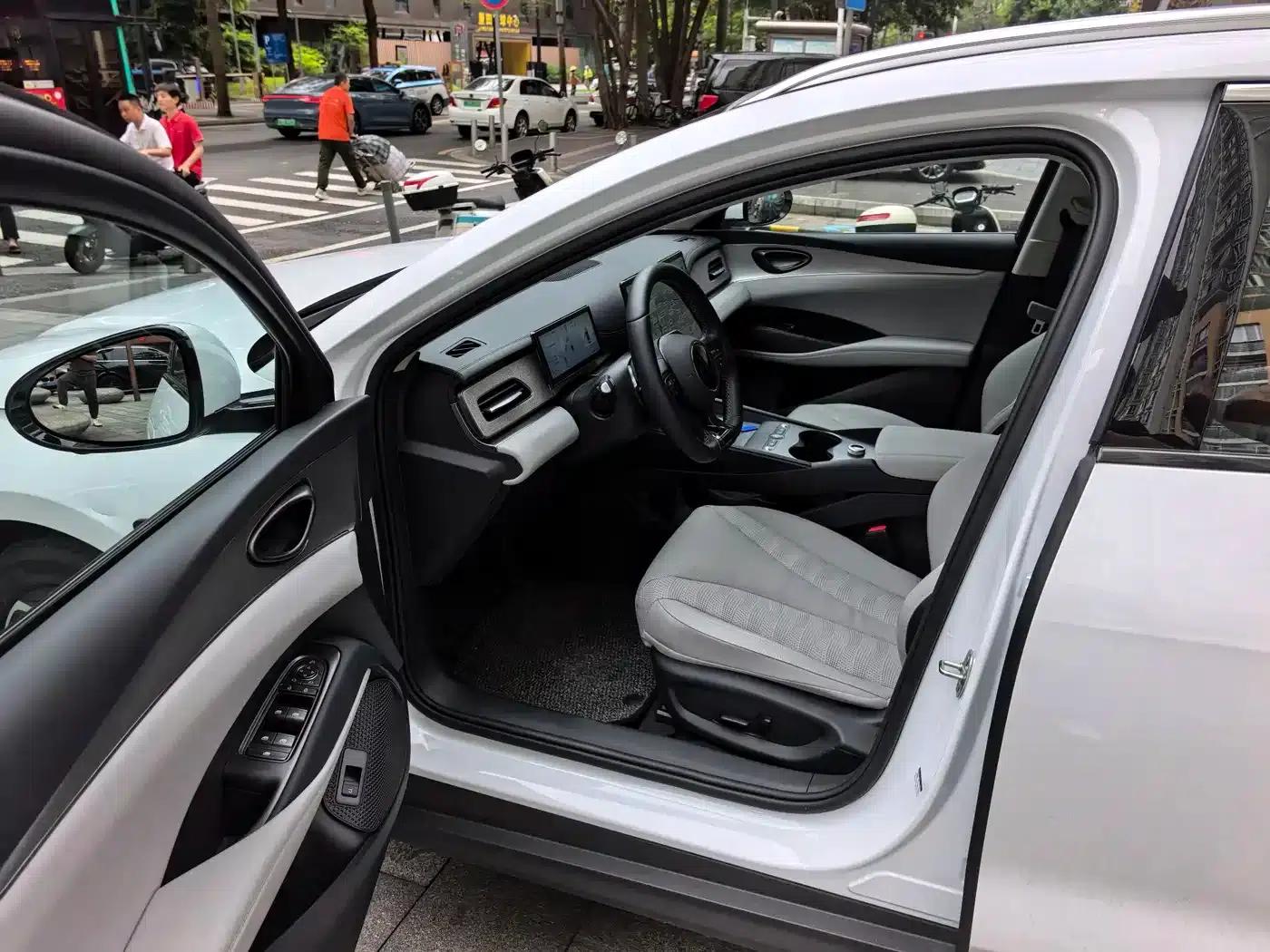 Seal 06 DM-i Touring Edition 2025 DM-i 150KM Flagship Model — миниатюра 5
