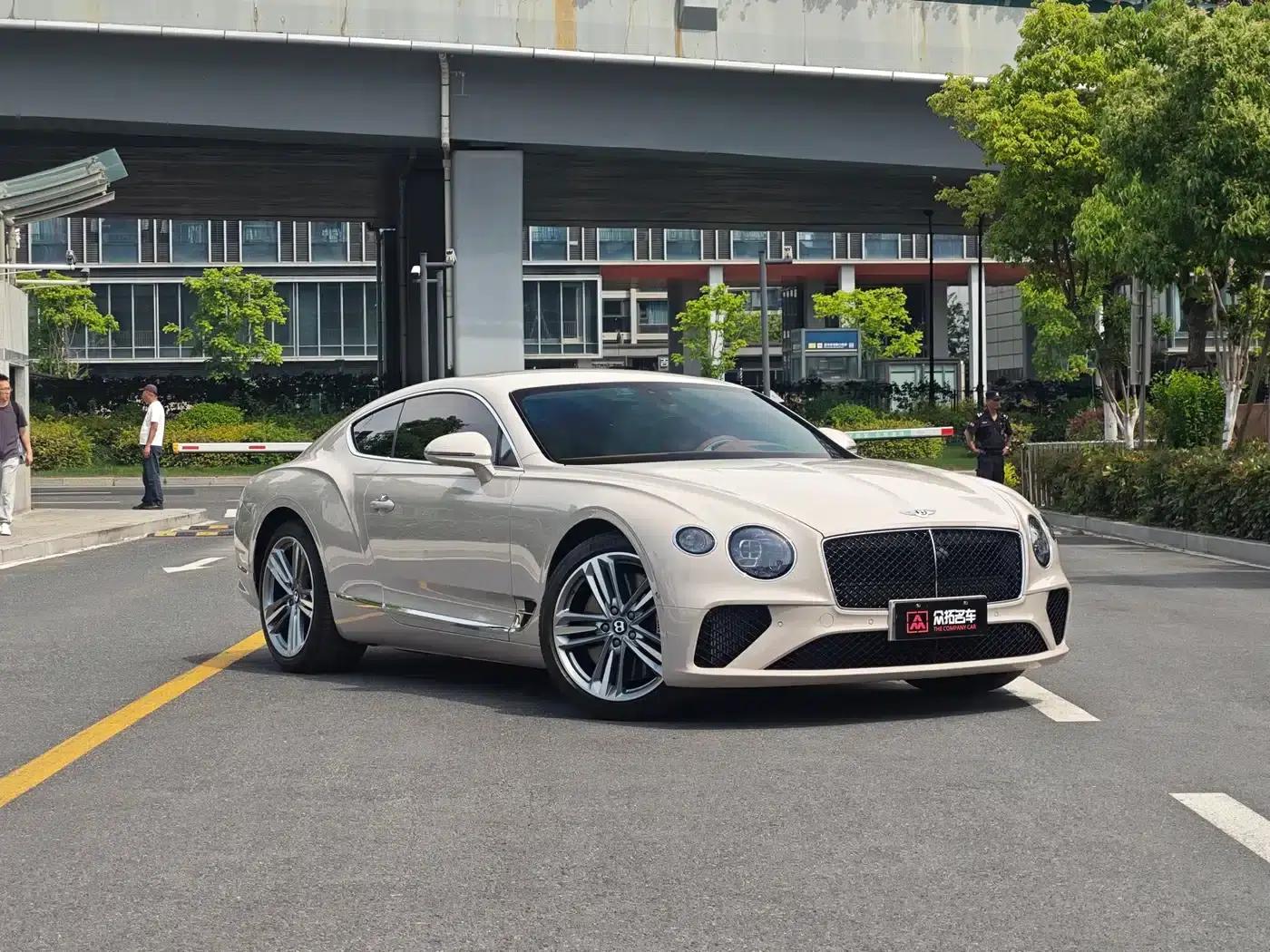 2024 Continental 4.0T GT V8 — миниатюра 3