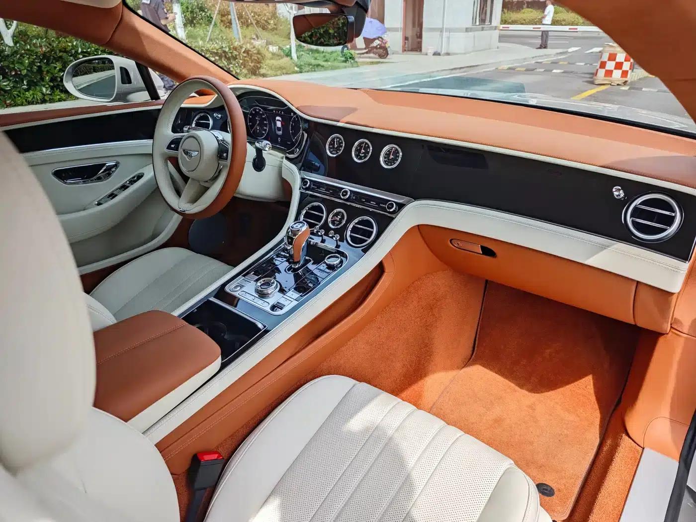 2024 Continental 4.0T GT V8 — миниатюра 9