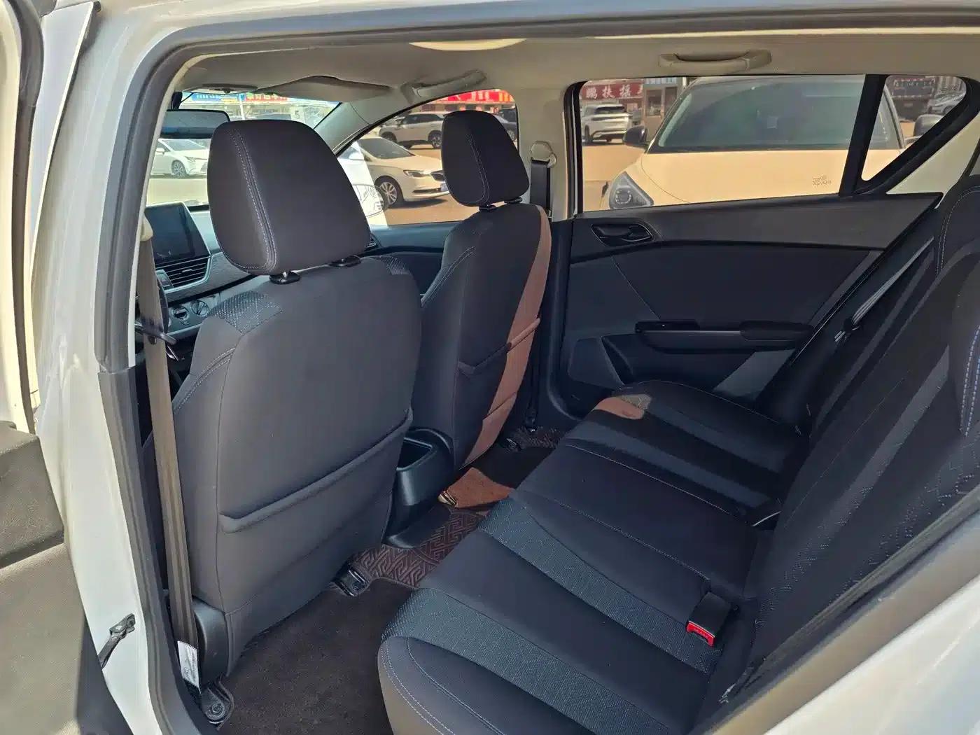 Baojun 310 2020 1.2L Manual Value Edition — миниатюра 8
