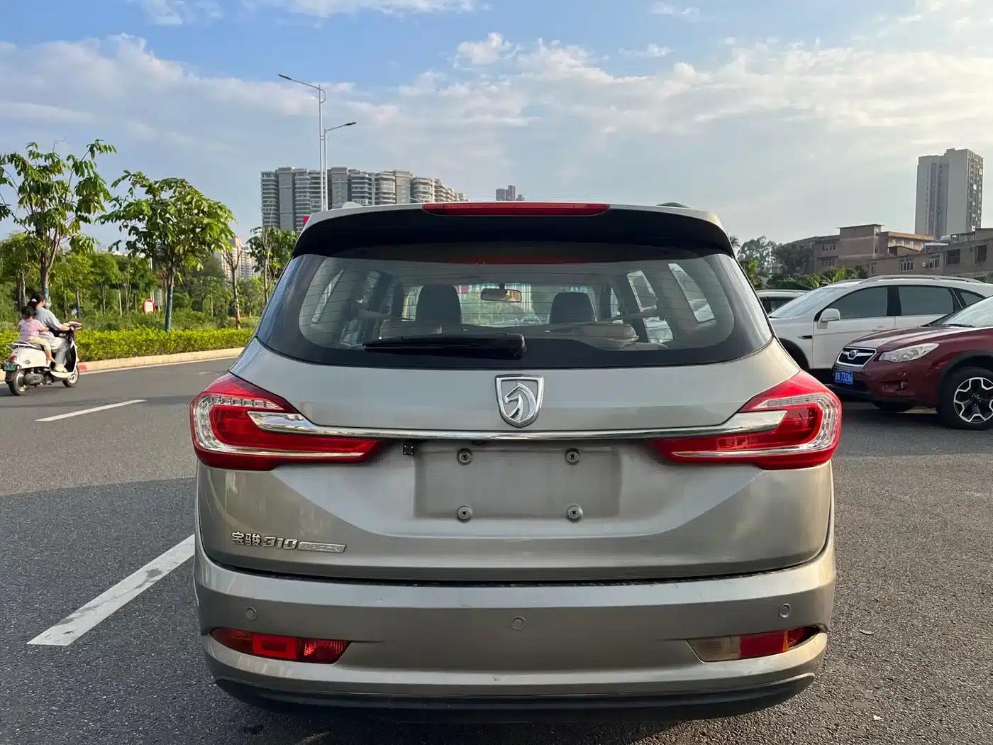 Baojun 310W 2017 1.5L Manual Fashion Model (National VI Emission Standard) — миниатюра 5