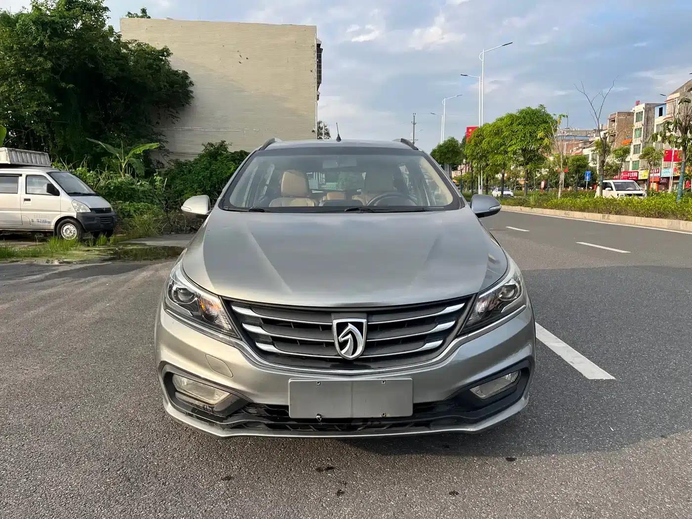 Baojun 310W 2017 1.5L Manual Fashion Model (National VI Emission Standard) — миниатюра 6