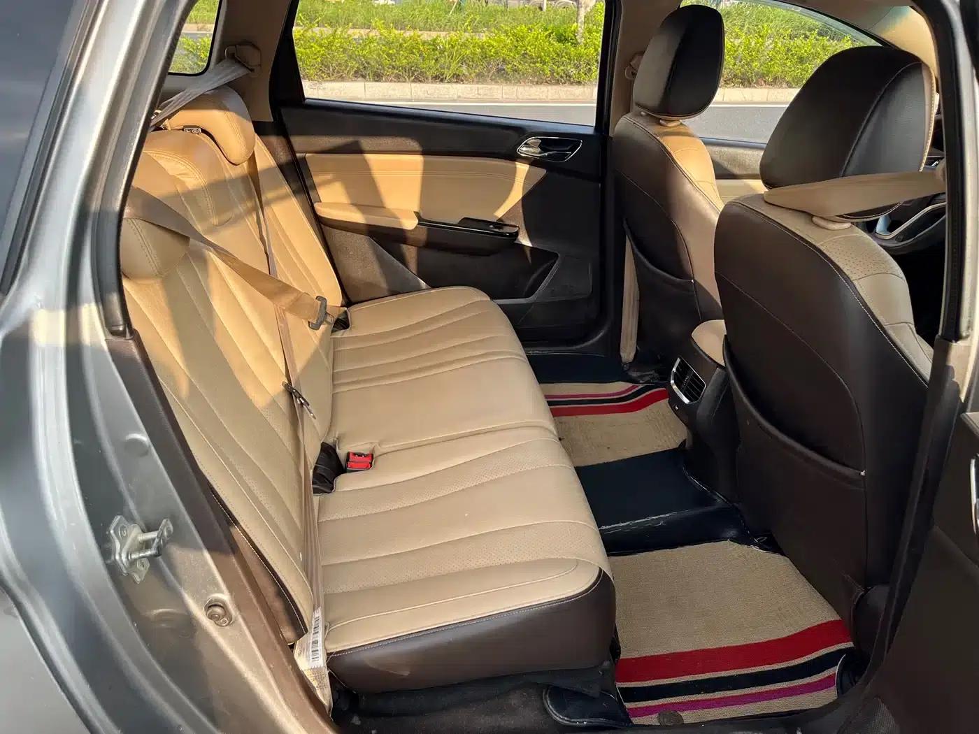 Baojun 310W 2017 1.5L Manual Fashion Model (National VI Emission Standard) — миниатюра 9