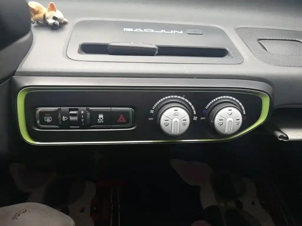 Baojun E100 2019 Model 250KM Smart Edition — миниатюра 13