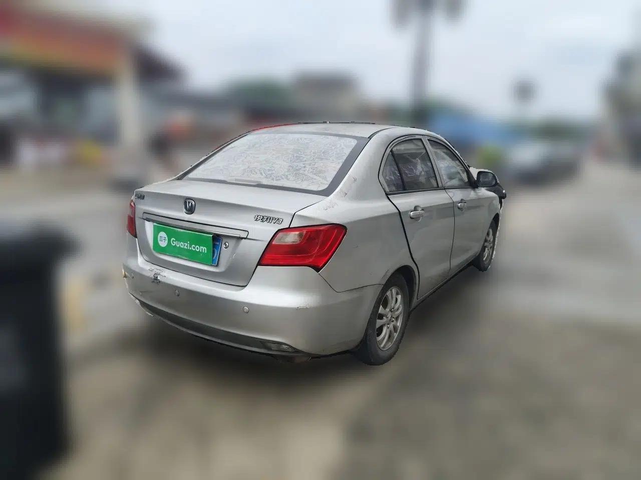 CHANGAN Alsvin 2012 Sedan 1.5L Manual Comfort Model — миниатюра 6