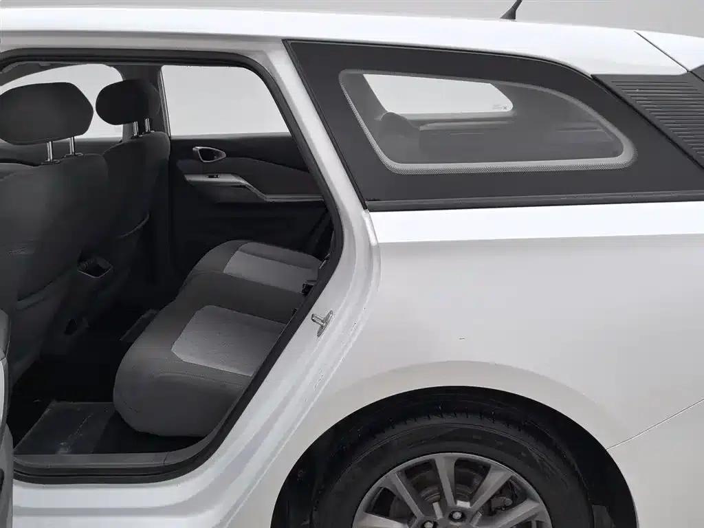 Baojun RC-5 2020 RC-5W 1.5L Manual Smart Elite Edition — миниатюра 15