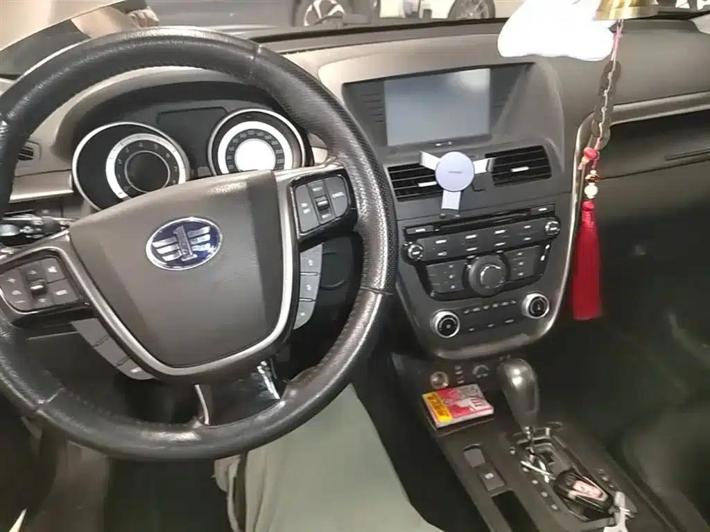 Besturn X80 2016 2.0L Automatic Comfort Model — миниатюра 10