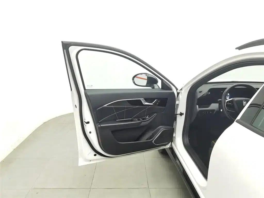 Bestune B70S 2022 1.5T Smart and Trendy Commander — миниатюра 8