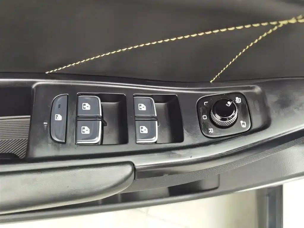 Bestune B70S 2022 1.5T Smart and Trendy Commander — миниатюра 9