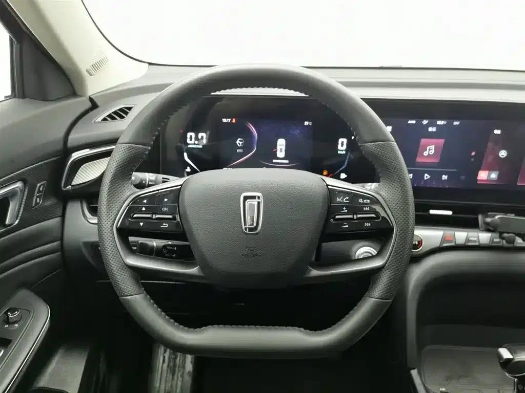 Bestune T55 2022 1.5T Automatic Leap Forward Edition — миниатюра 11