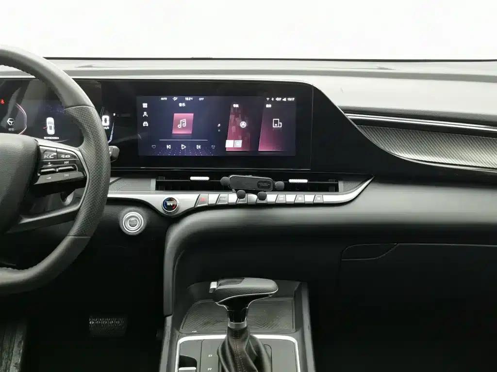 Bestune T55 2022 1.5T Automatic Leap Forward Edition — миниатюра 12