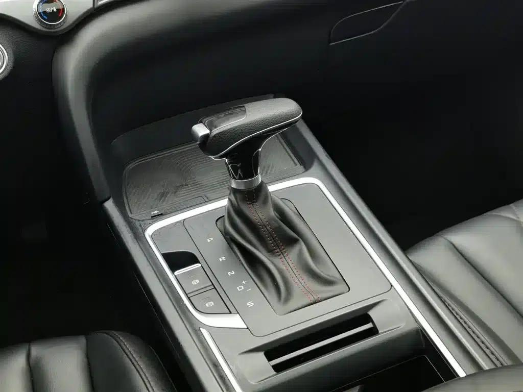 Bestune T55 2022 1.5T Automatic Leap Forward Edition — миниатюра 13