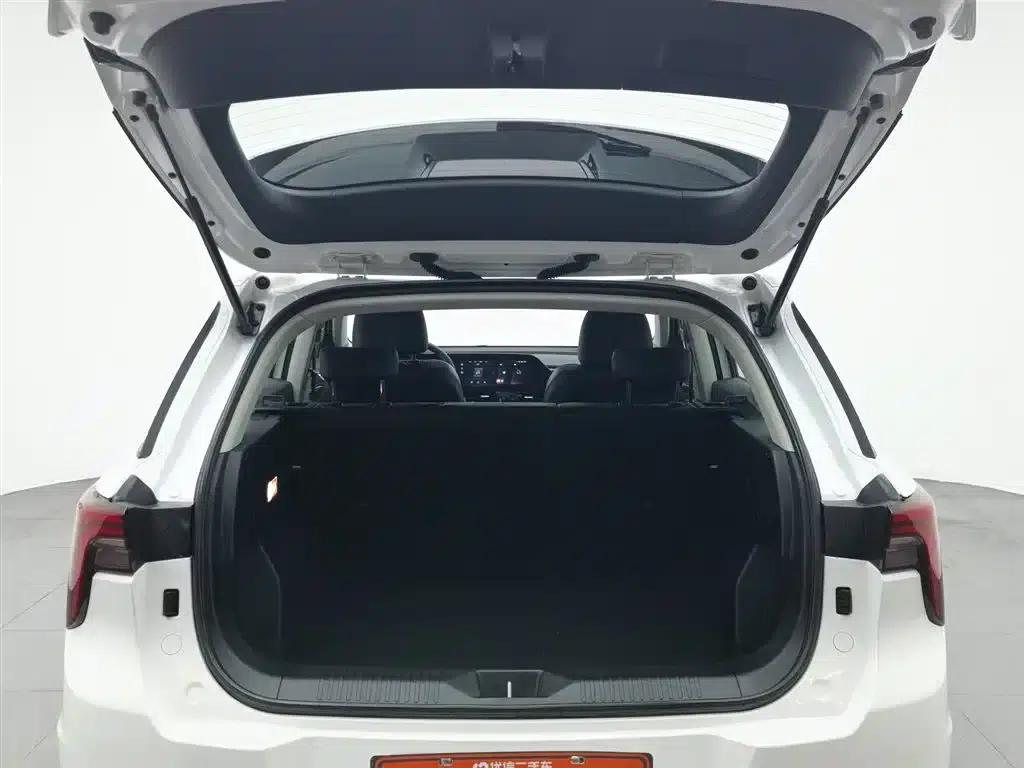 Bestune T55 2022 1.5T Automatic Leap Forward Edition — миниатюра 16