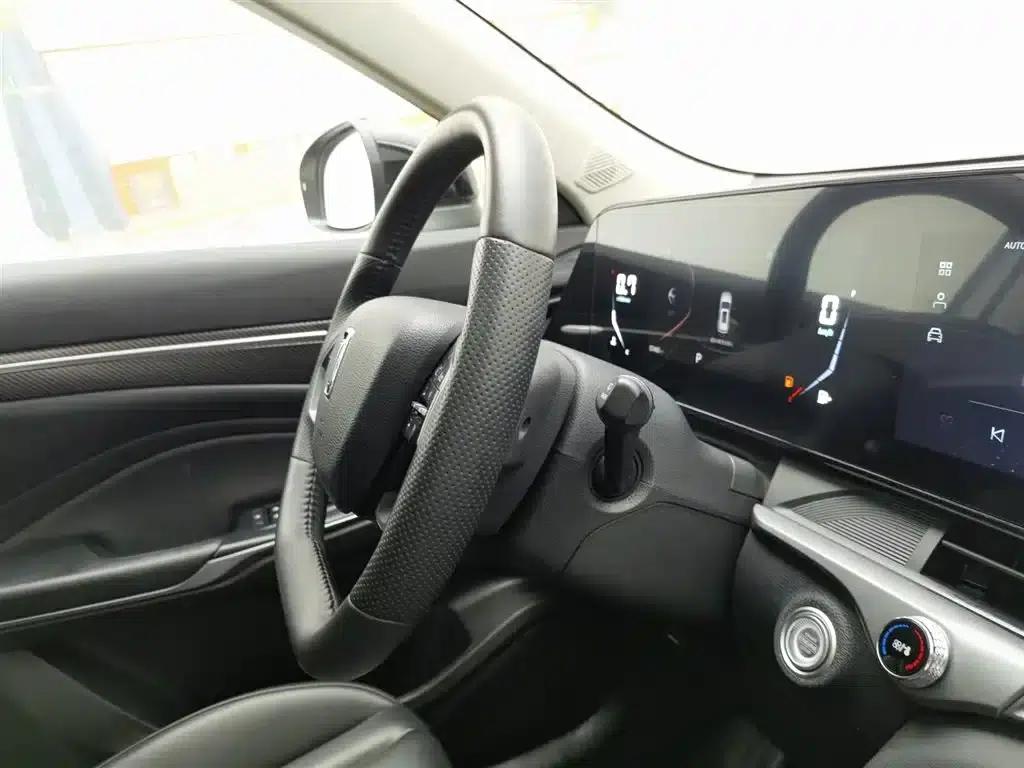 Bestune T55 2022 1.5T Automatic Leap Forward Edition — миниатюра 22