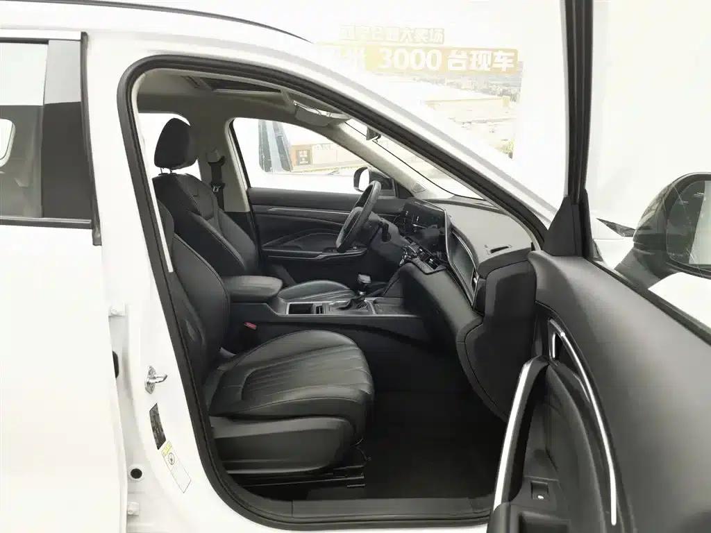 Bestune T55 2022 1.5T Automatic Leap Forward Edition — миниатюра 23