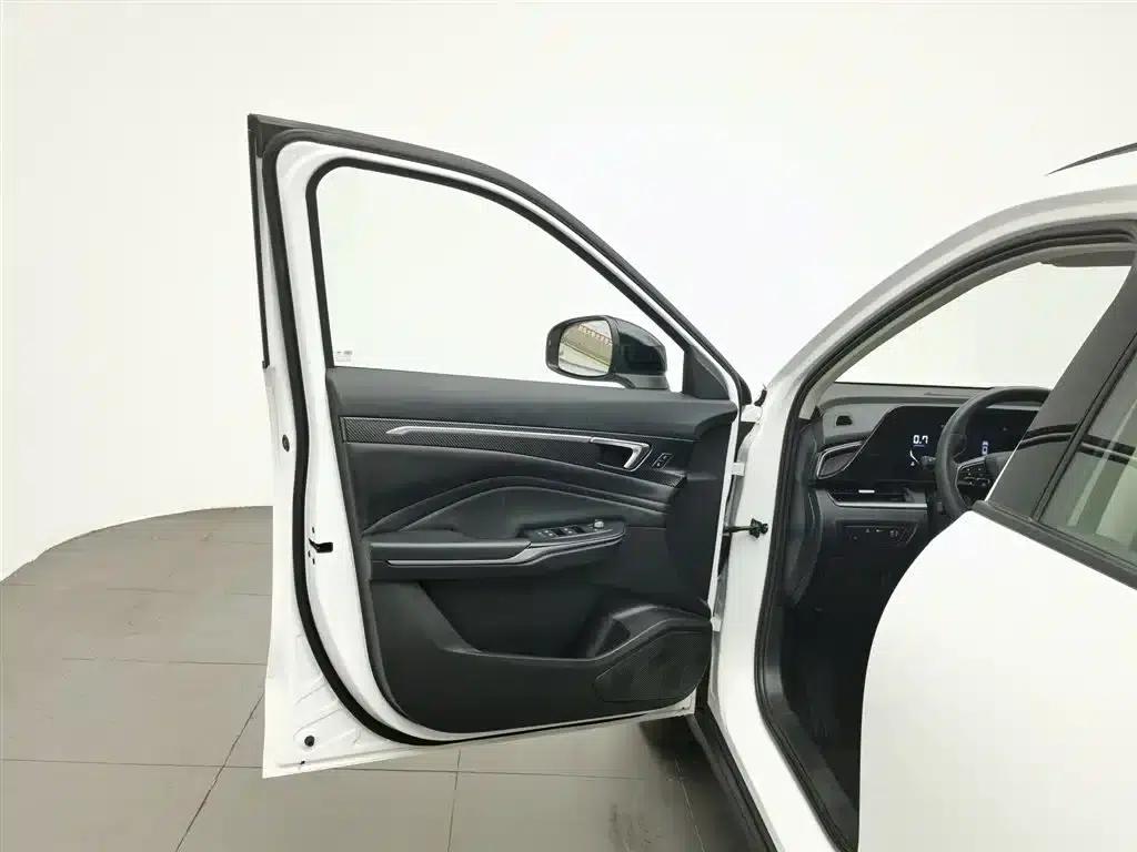 Bestune T55 2022 1.5T Automatic Leap Forward Edition — миниатюра 8