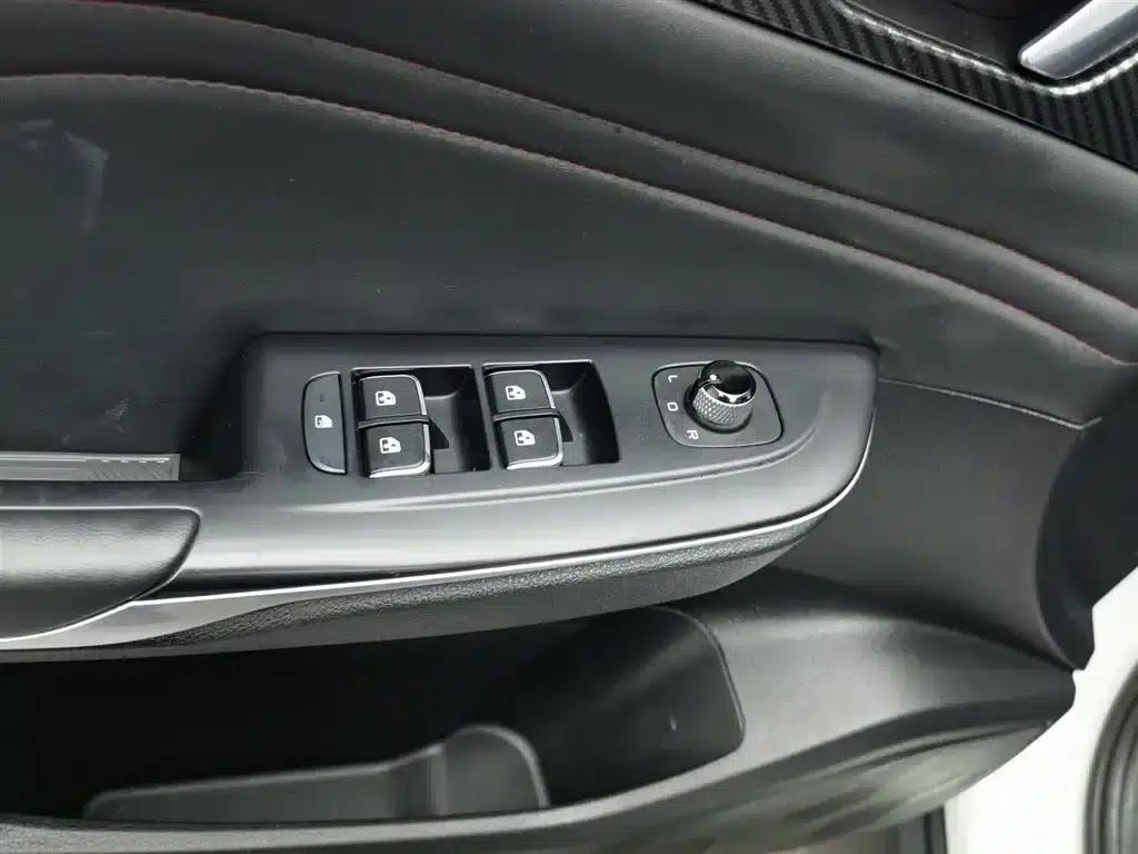 Bestune T55 2022 1.5T Automatic Leap Forward Edition — миниатюра 9