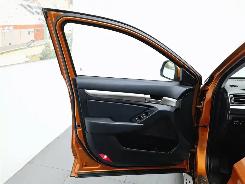 2015 Senova X65 2.0T Automatic Elite — миниатюра 8