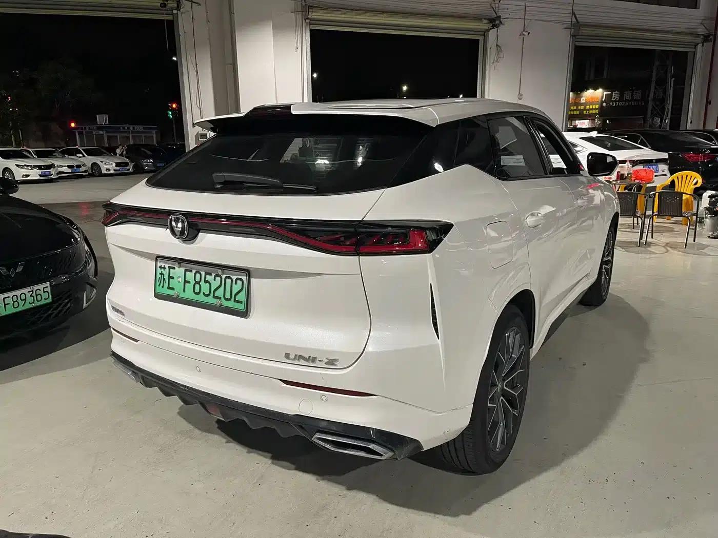 Changan UNI-Z New Energy 2024 Blue Whale Smart Electric iDD 125km Excellent Edition — миниатюра 4