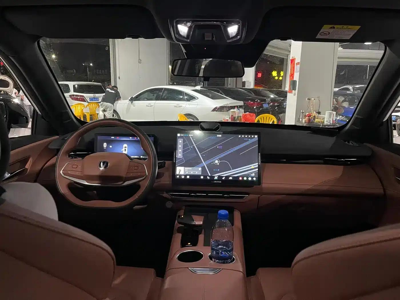 Changan UNI-Z New Energy 2024 Blue Whale Smart Electric iDD 125km Excellent Edition — миниатюра 8