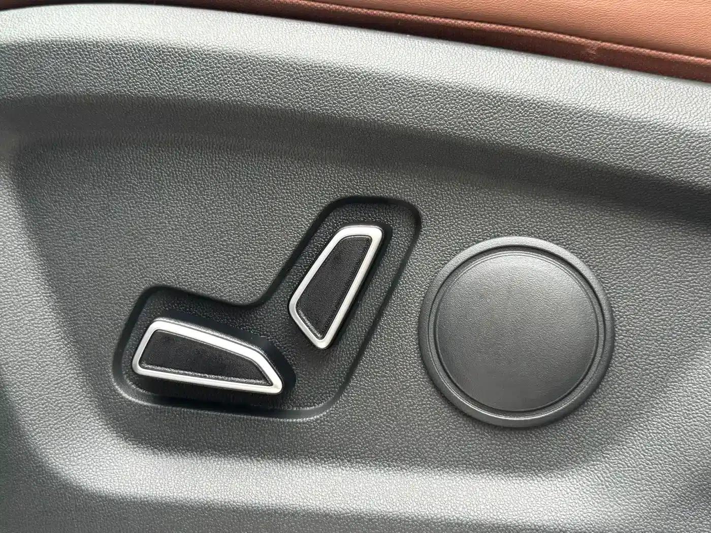 Changan UNI-Z 2025 1.5T Premium Edition — миниатюра 22