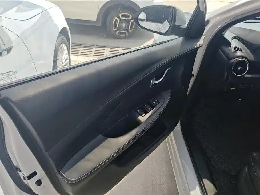 Yuexiang 2019 1.5L DCT Comfort Model (National VI Emission Standard) — миниатюра 7