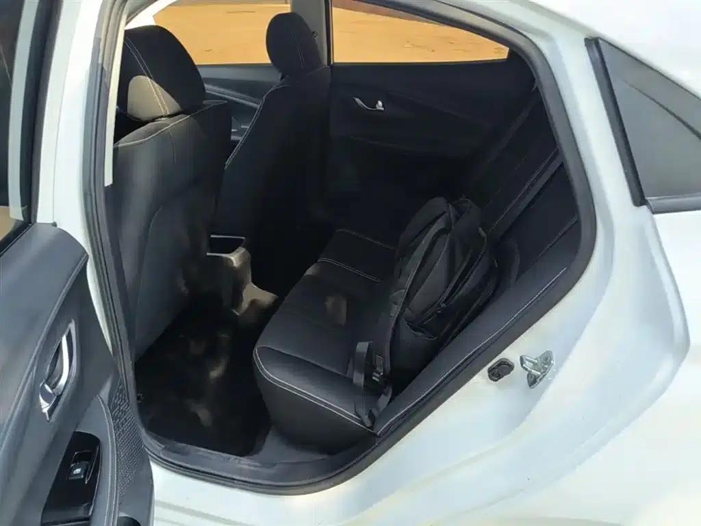 Yuexiang 2018 1.4L Manual Comfort Model (National V Emission Standard) — миниатюра 17