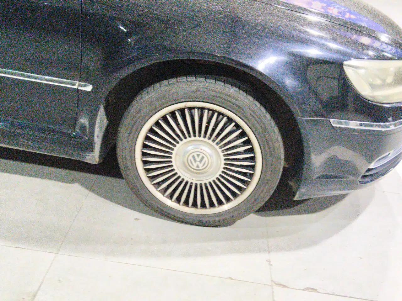 Volkswagen Phaeton 2012 3.0L Business Edition — миниатюра 8