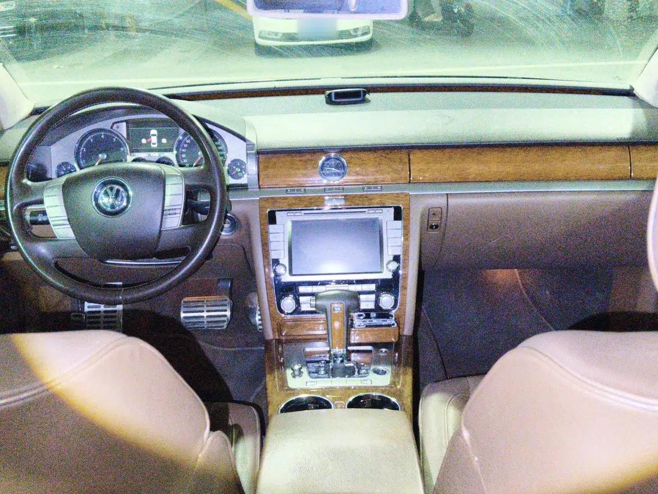 Volkswagen Phaeton 2012 3.0L Business Edition — миниатюра 10