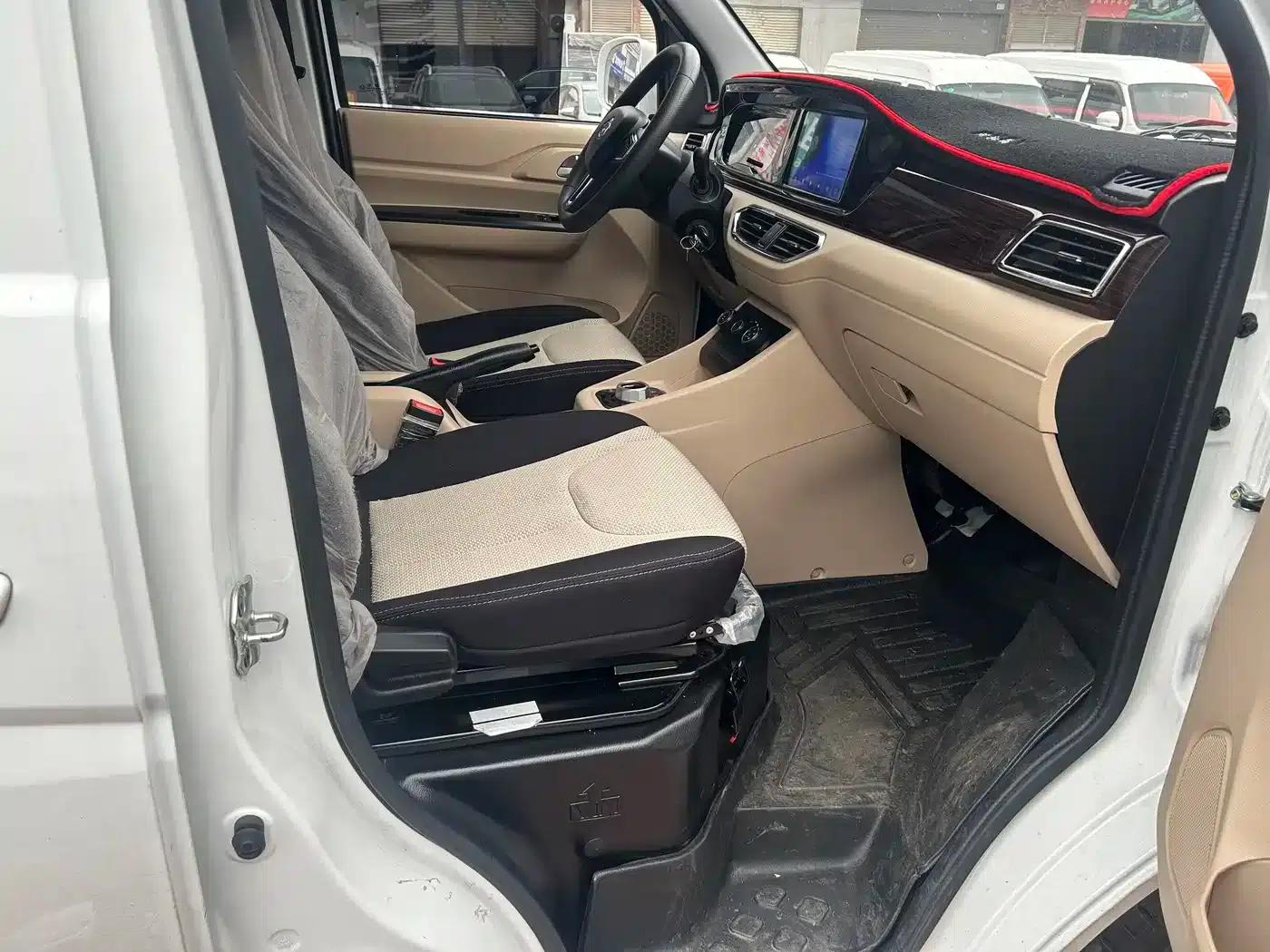 CrossStar V7 EV 2025 Model, 255km/h Comfort, 6 Seats, 41.86kWh — миниатюра 4