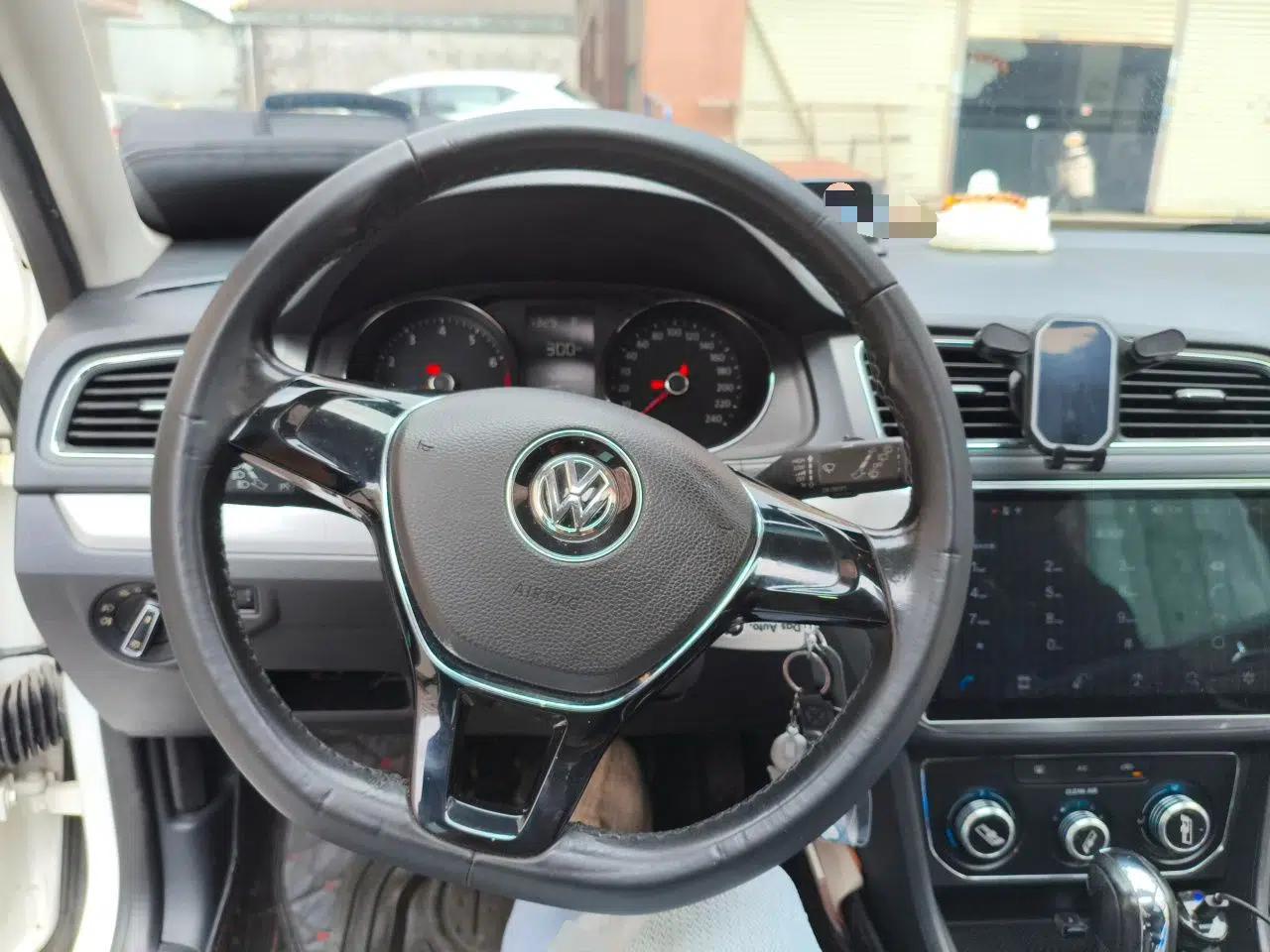 Volkswagen Gran Lavida 2015 1.6L Automatic Comfort Edition — миниатюра 11