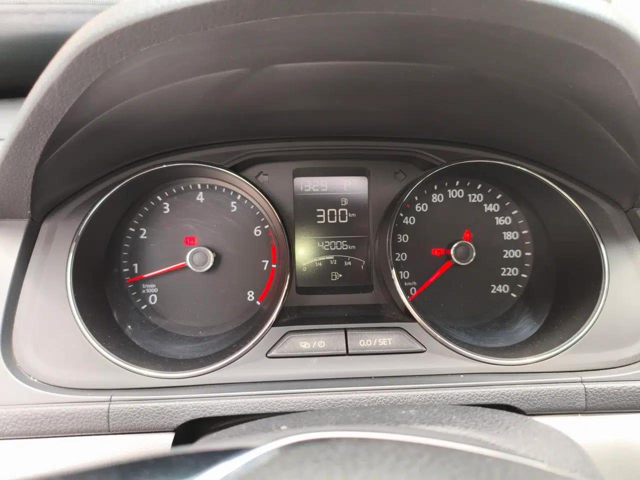 Volkswagen Gran Lavida 2015 1.6L Automatic Comfort Edition — миниатюра 12